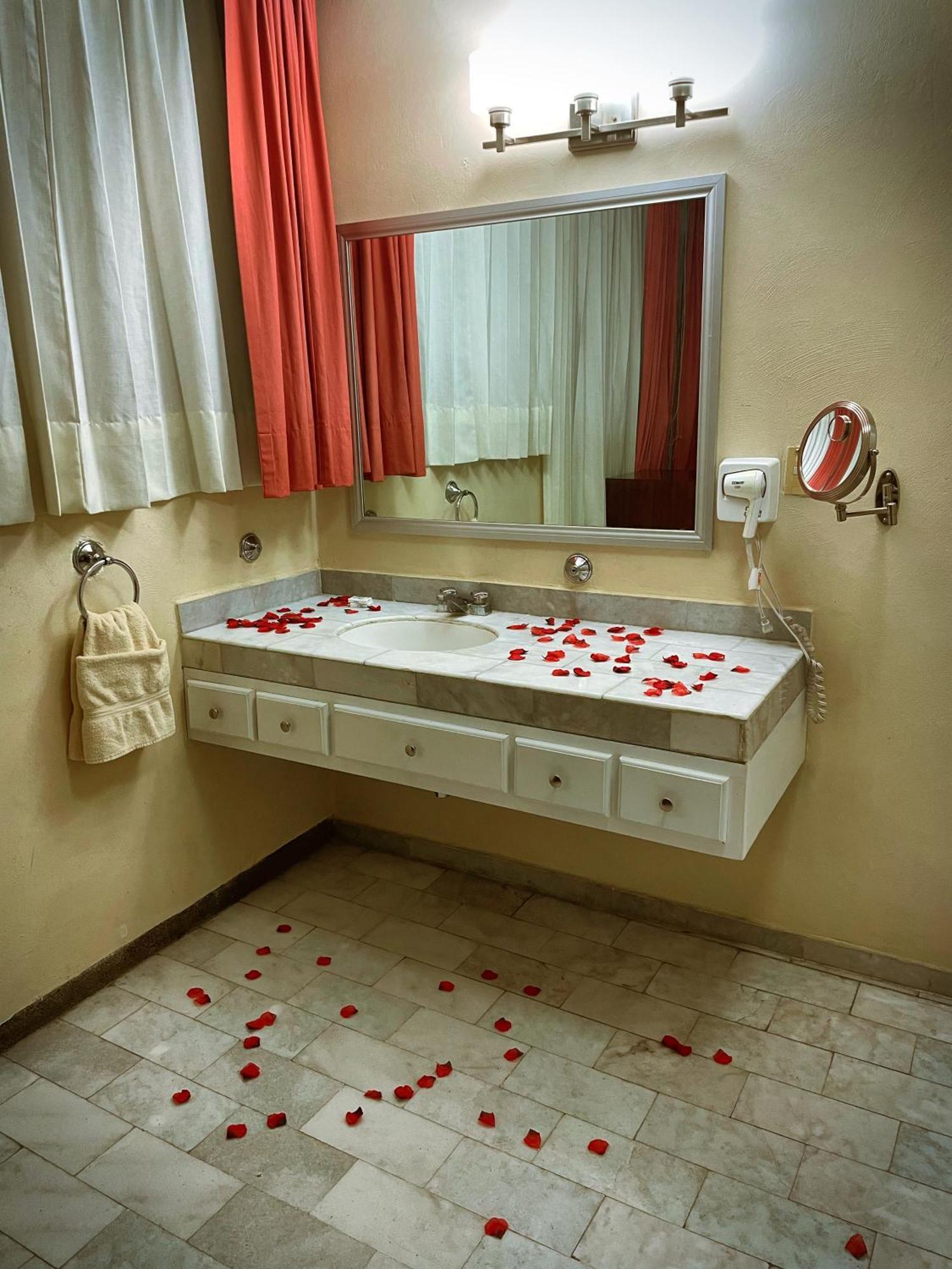 Hotel Flamingo Kristal Irapuato Esterno foto