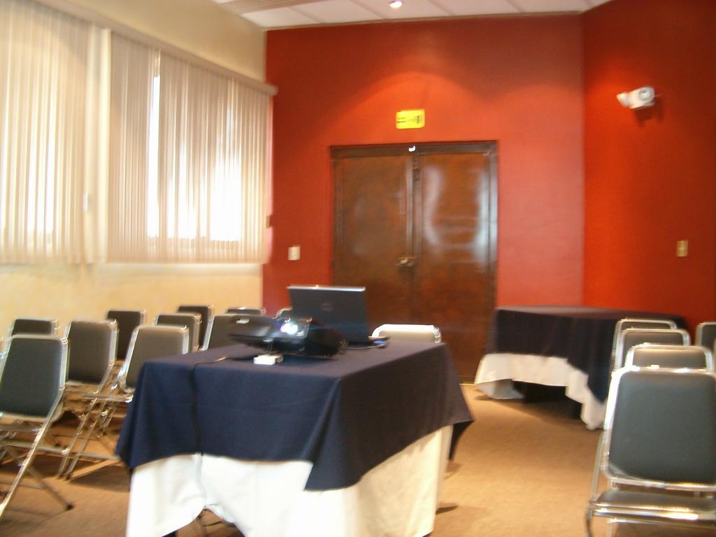 Hotel Flamingo Kristal Irapuato Esterno foto
